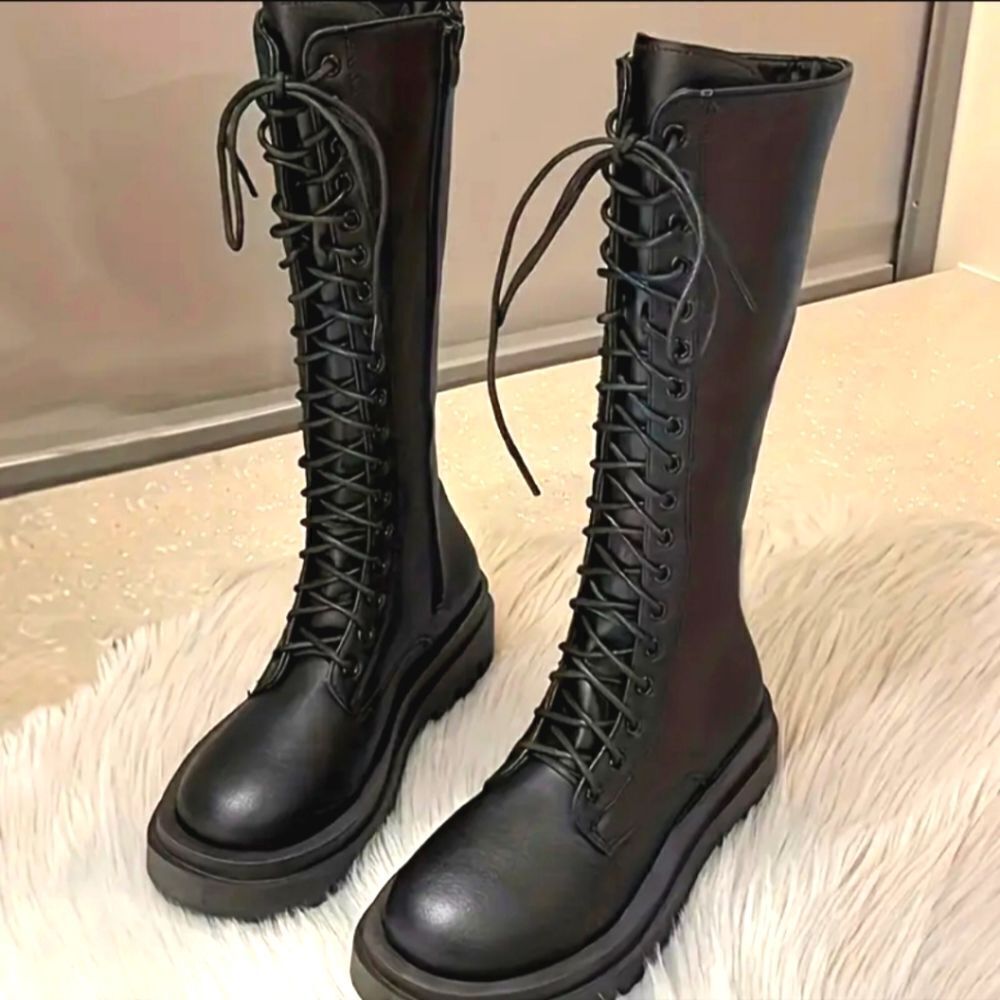 Ladies Black Platform lace-up combat boots sz 7 - Picture 2 of 6